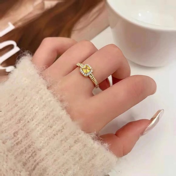 Small sugar yellow diamond ring advanced sense - Picture 4 of 5